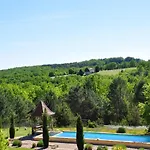 Le Lion D'or En Perigord Alojamento de Acomodação e Pequeno-almoço 4*