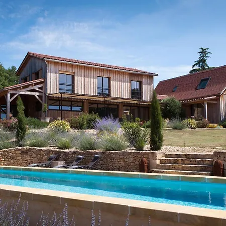 Le Lion D'or En Perigord Panzió