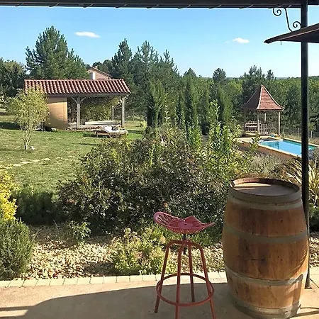 Le Lion D'or En Perigord Couette-café