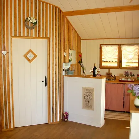 Le Lion D'or En Perigord Couette-café 4*